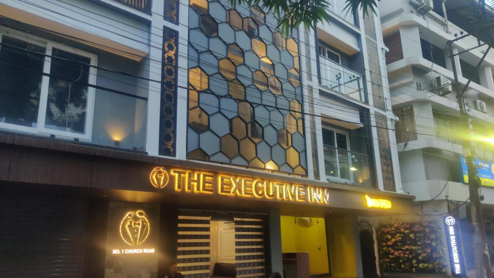 The Executive Inn Sziliguri Kültér fotó