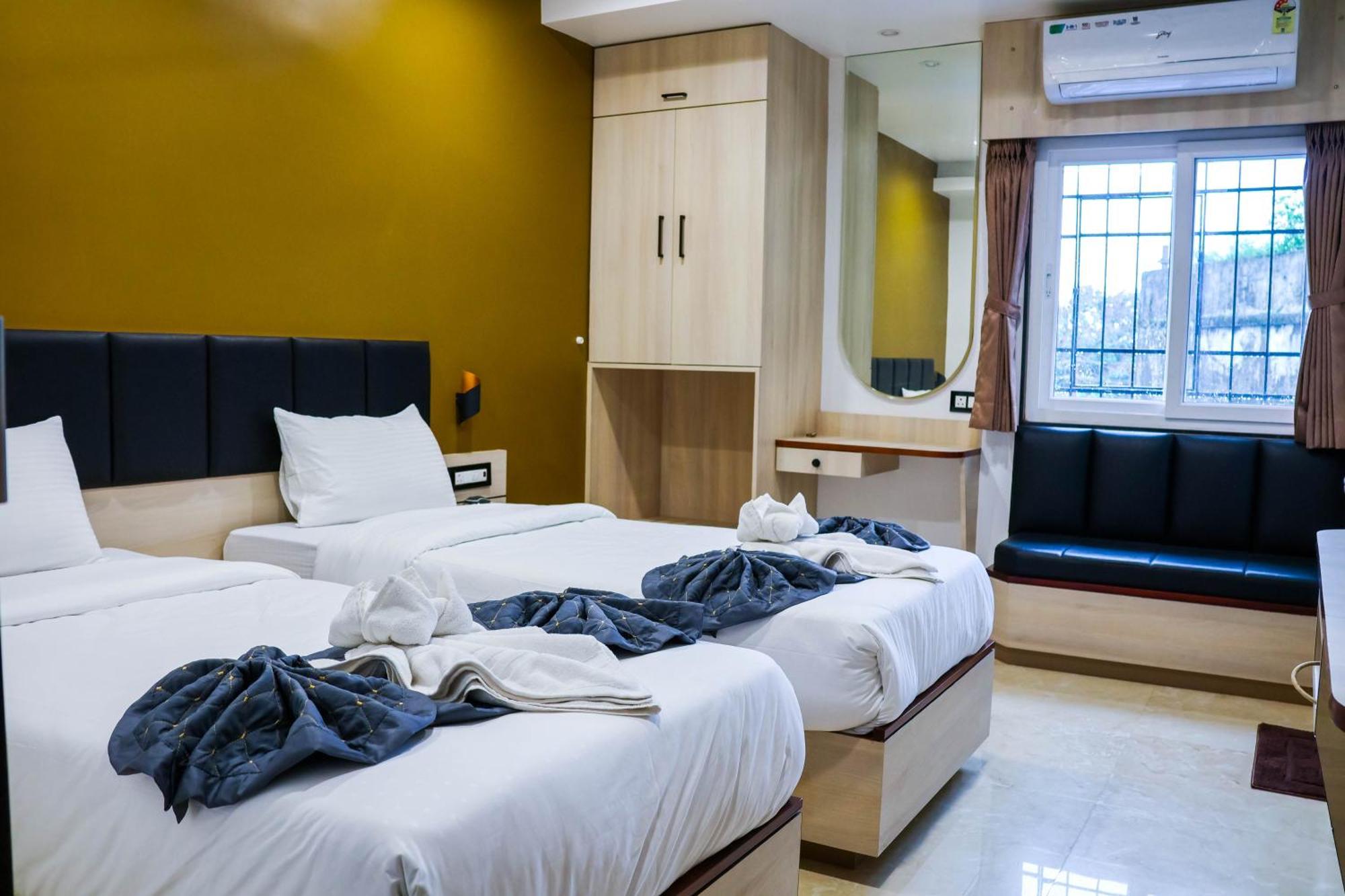 The Executive Inn Sziliguri Kültér fotó