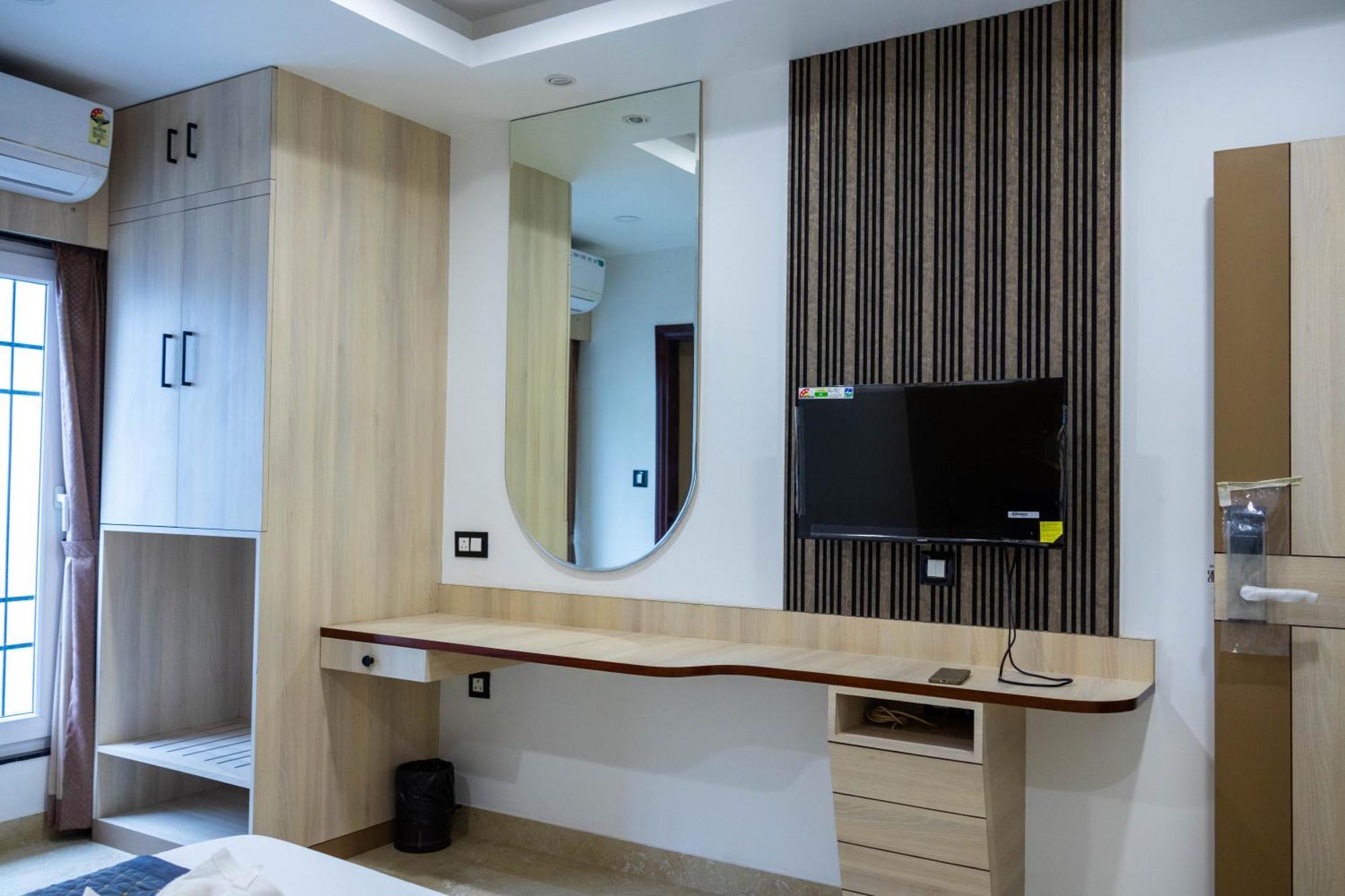 The Executive Inn Sziliguri Kültér fotó