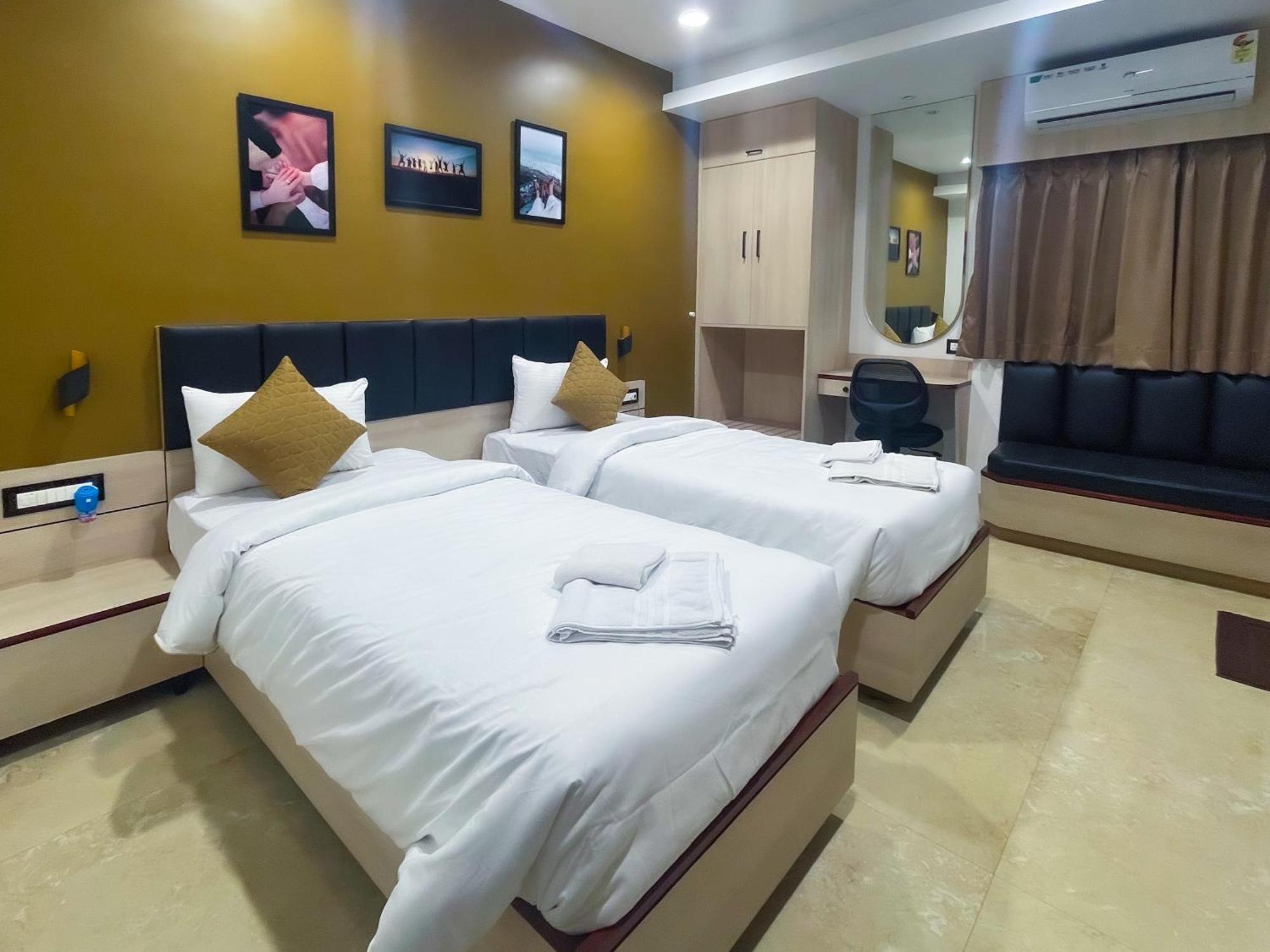 The Executive Inn Sziliguri Kültér fotó
